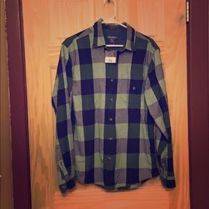 New Eddie Bauer button down size Medium